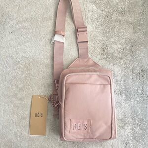 BEIS The Sling Crossbody Bag in Atlas Pink